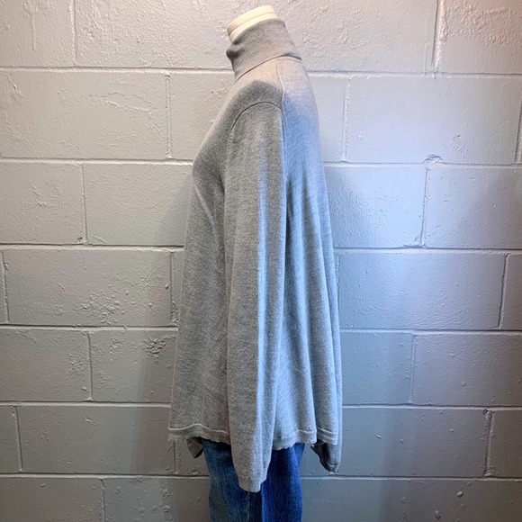 Lord Taylor Gray Merino Wool Turtleneck Sweater Asymmetrical Hem Line Large - Picture 3 of 6